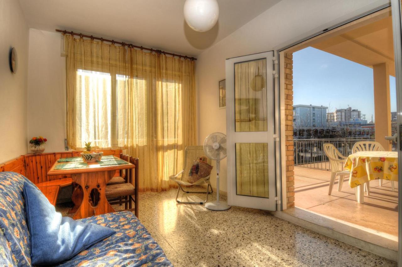 Condominio Res. Palace Bibione Buitenkant foto