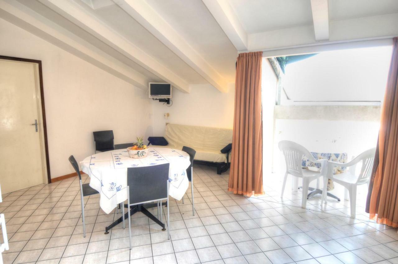 Condominio Res. Palace Bibione Buitenkant foto