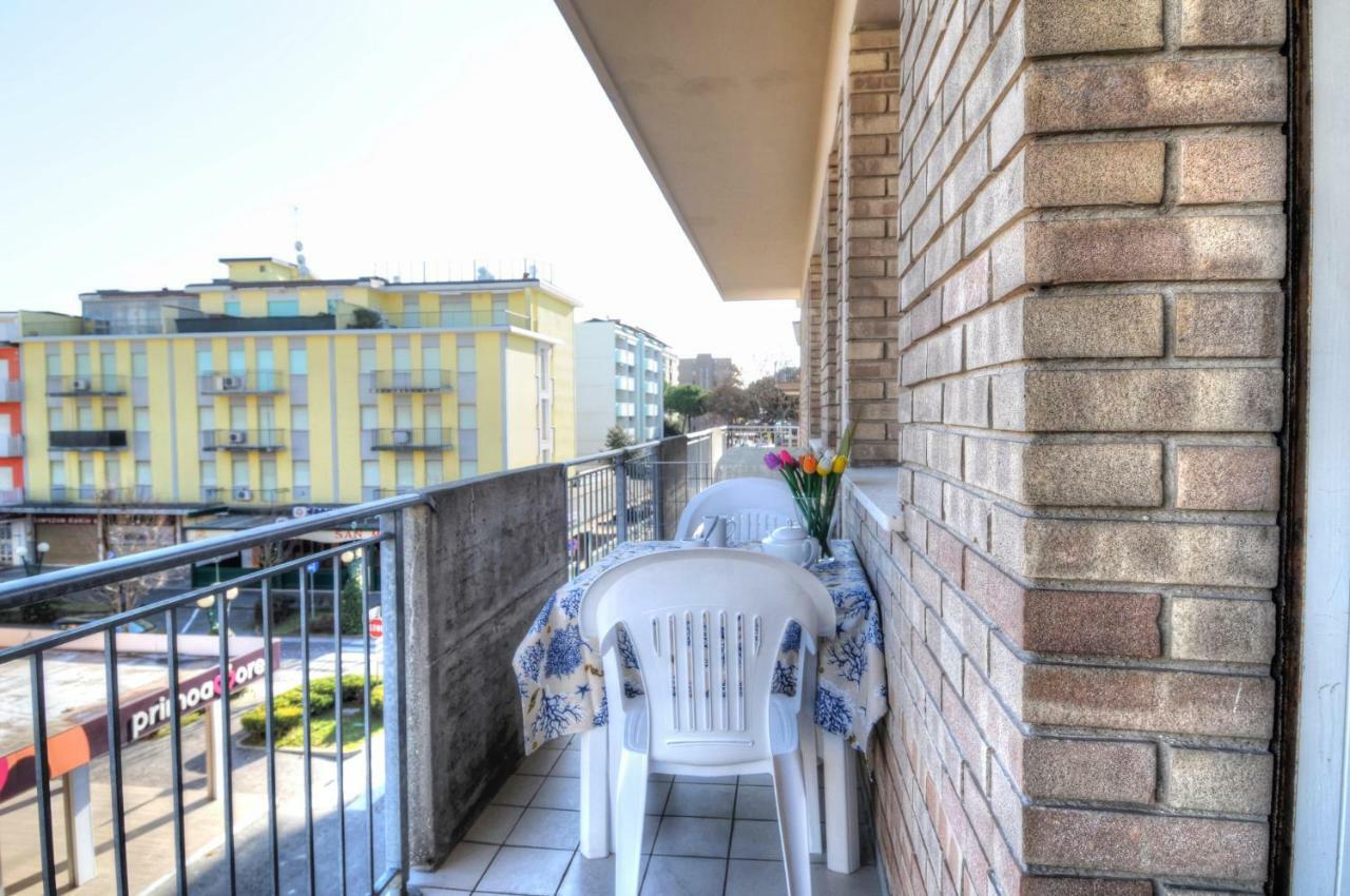Condominio Res. Palace Bibione Buitenkant foto