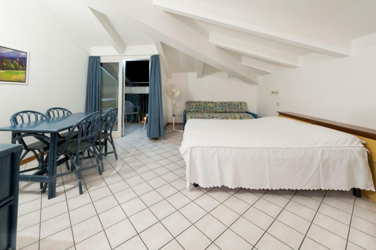 Condominio Res. Palace Bibione Buitenkant foto